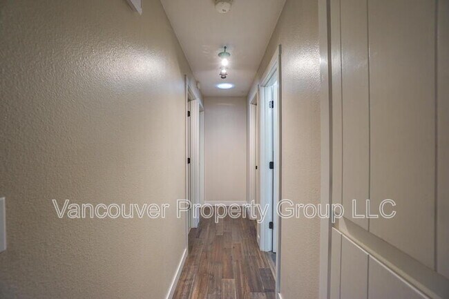 Building Photo - 12509 NE 35th St