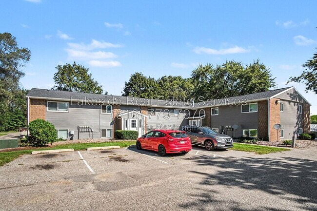 Building Photo - 1011 36th St SW