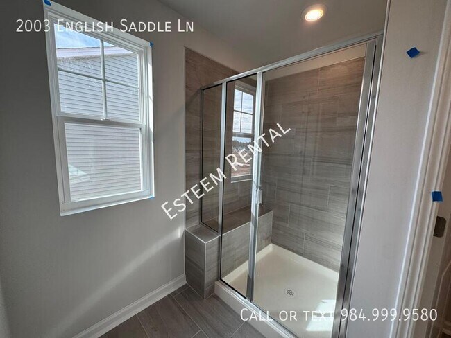 Building Photo - 2003 English Saddle Ln