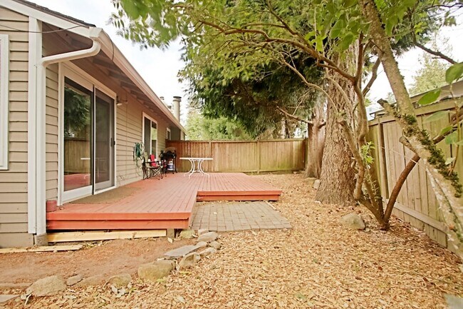Building Photo - 13320 NE 137th Pl