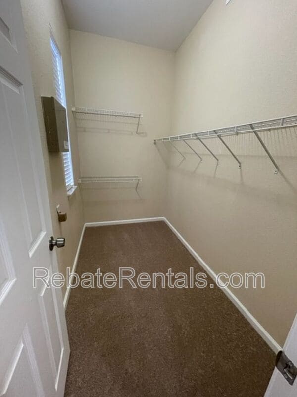 Building Photo - 10075 Gate Pkwy N