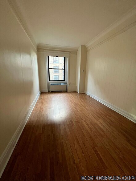 Building Photo - 62 Boylston St