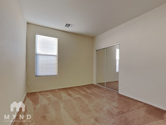 Building Photo - 2204 W San Tan Hills Dr