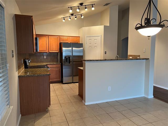 Building Photo - 1535 Sleepy Hollow Dr