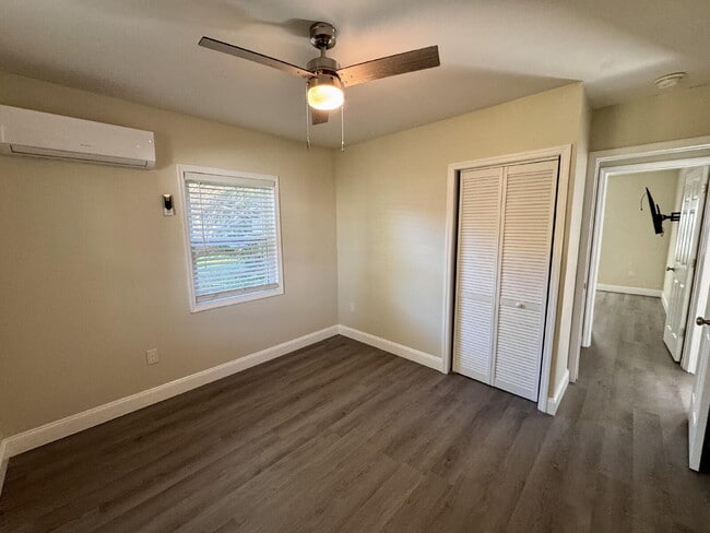 Building Photo - Fully Renovated 2BR Home Near Downtown Win...