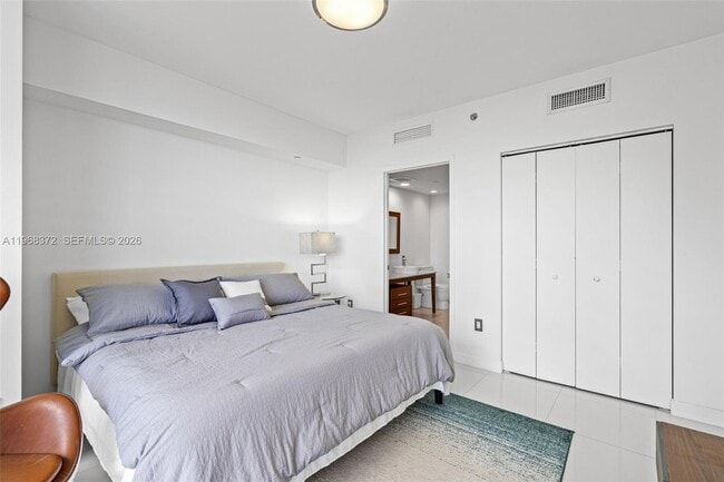 Building Photo - 495 Brickell Ave