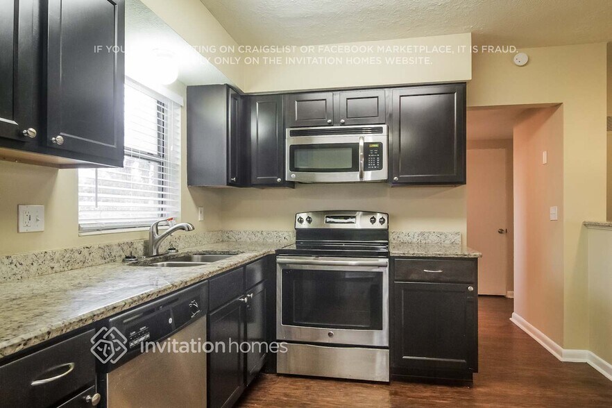 Building Photo - 2631 Ambergate Rd