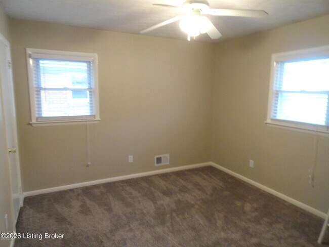 Building Photo - 5531 Halstead Ave