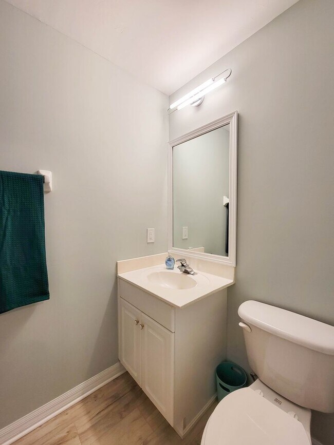 Building Photo - ** FOREST GLEN GOLF & COUNTRY CLUB ** 2 BE...