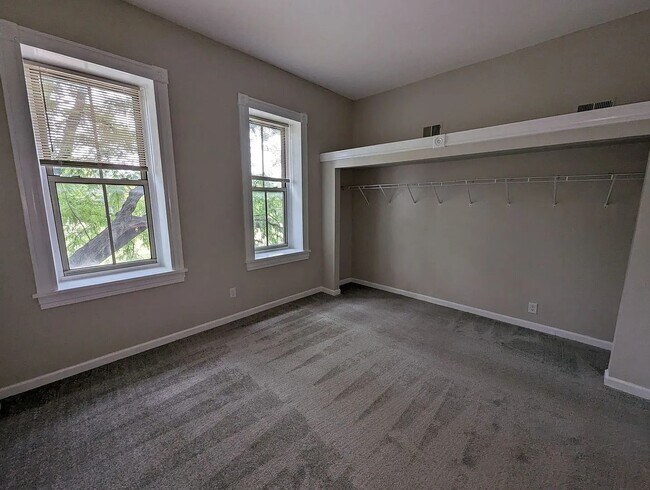 Building Photo - 2220 S 9th St