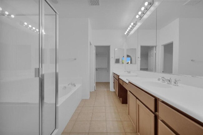 Building Photo - 1423 Caminito Garibay