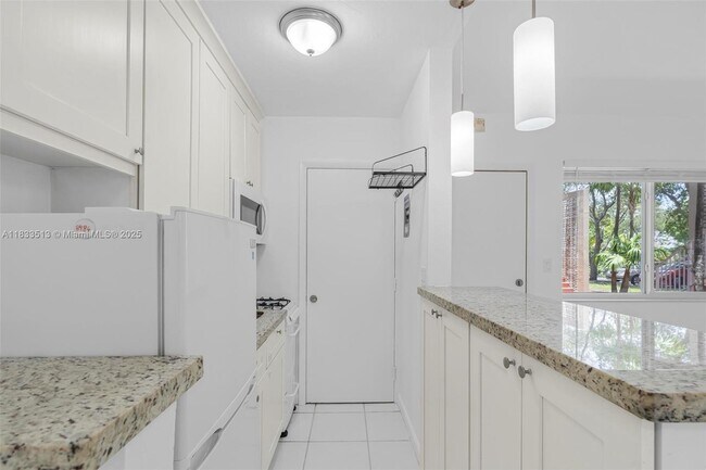 Building Photo - 6330 SW 79th St