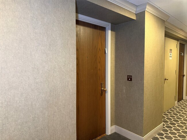 Building Photo - 15 Greenway Plz