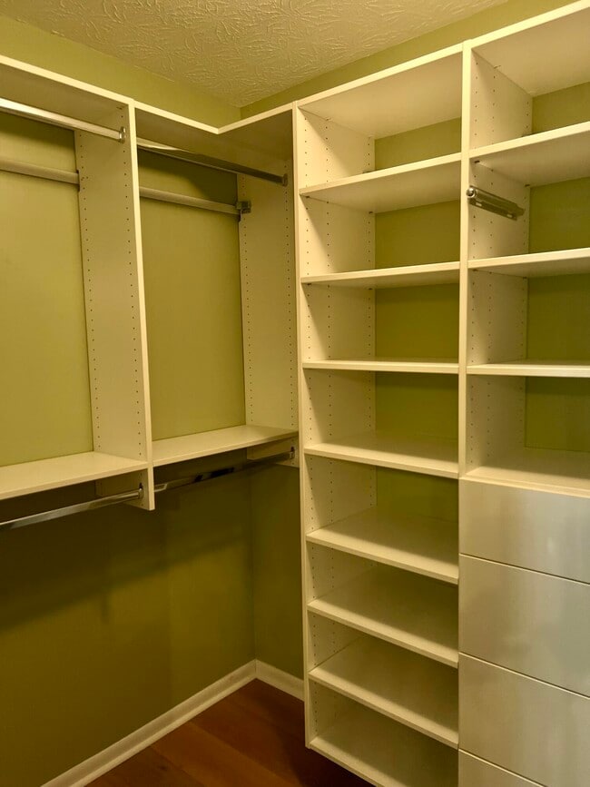 Building Photo - 2271 Edenderry Dr