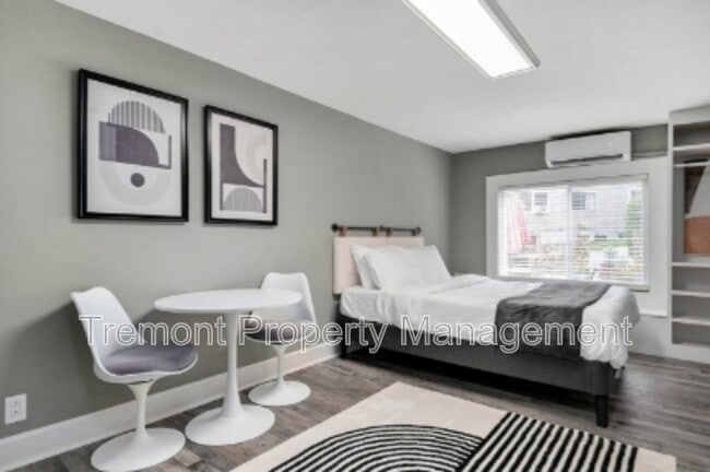 Building Photo - 514 Tremont St