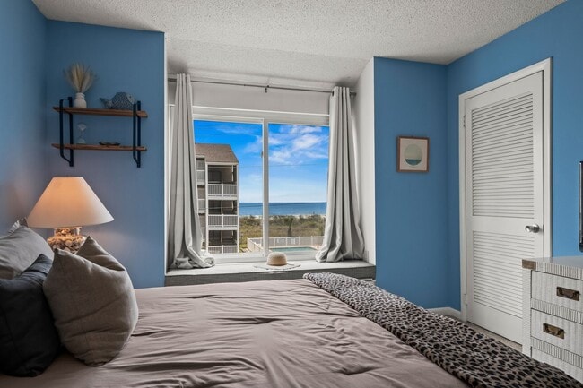 Building Photo - Snowbird Rental