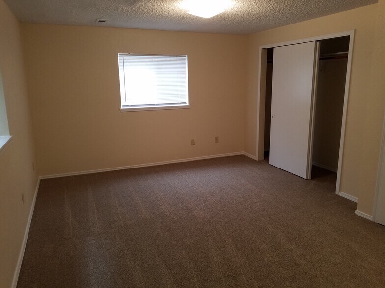 Big 4th bedroom - 5036 Austerlitz Dr