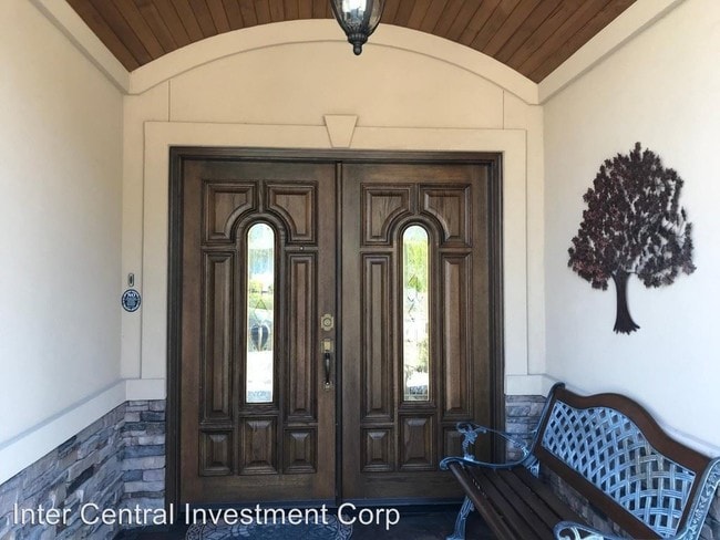 Building Photo - 5 br, 4.5 bath House - 12971 SE 23rd Street