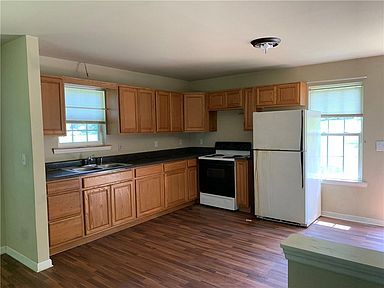 Building Photo - 55 Pell Dr