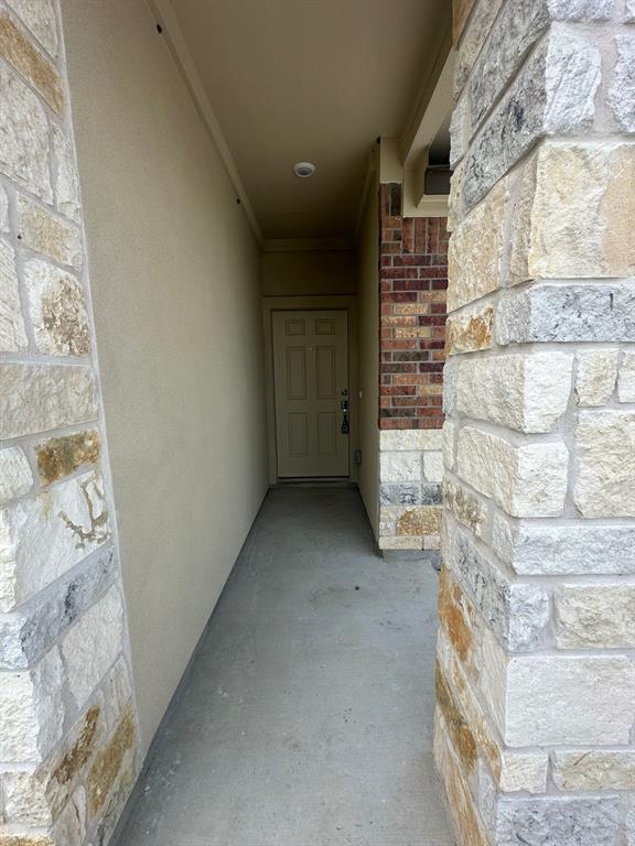 Building Photo - 121 Seminole Dr