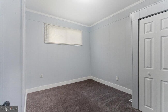 Building Photo - 2114 E Birch St