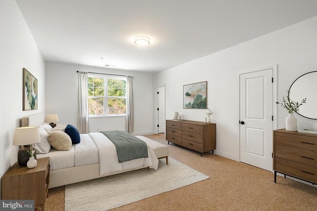 Primary Photo - 117 Colwell Ln