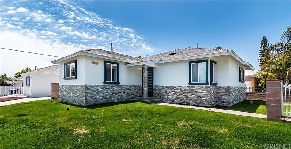 Building Photo - 9011 Vena Ave