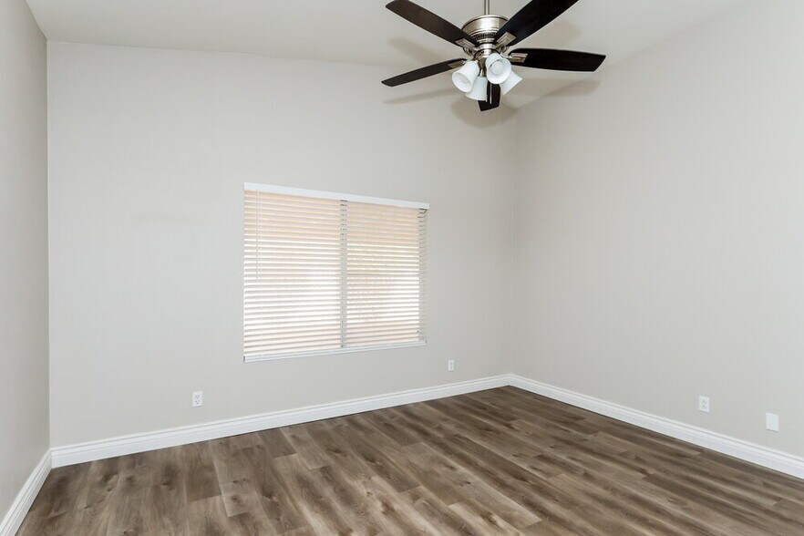 Building Photo - 941 Adobe Flat Dr