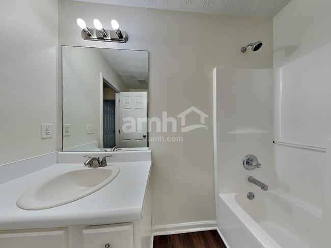 Building Photo - 2347 Swan Lake Dr SW