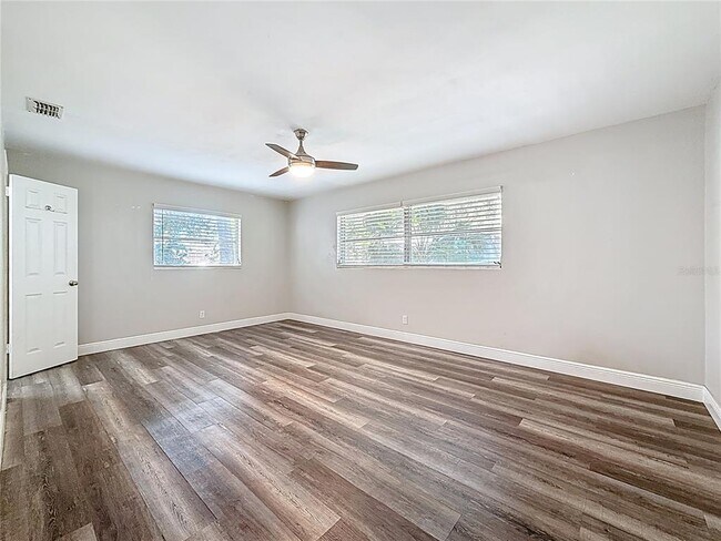 Building Photo - 1614 Braund Ave