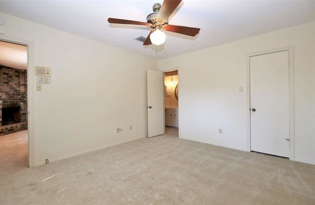 Building Photo - 10615 Windriver Dr