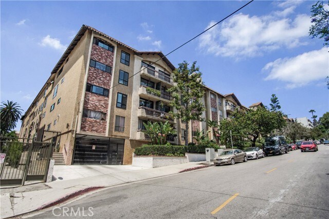 Building Photo - 1735 N Fuller Ave