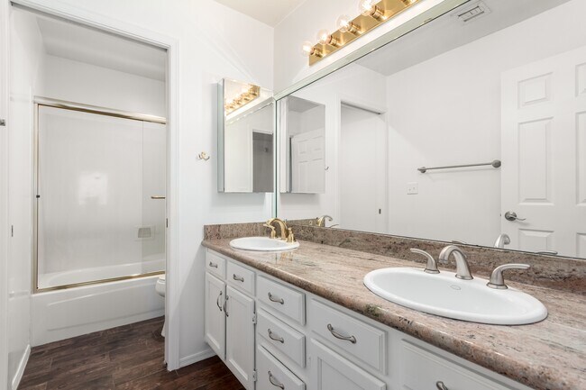 Building Photo - 9003 E Aster Dr