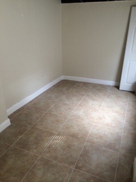 Building Photo - 3701 SW 48th Ave