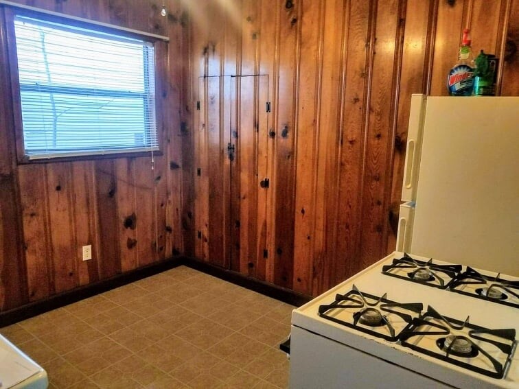 Building Photo - 512 Clinton St