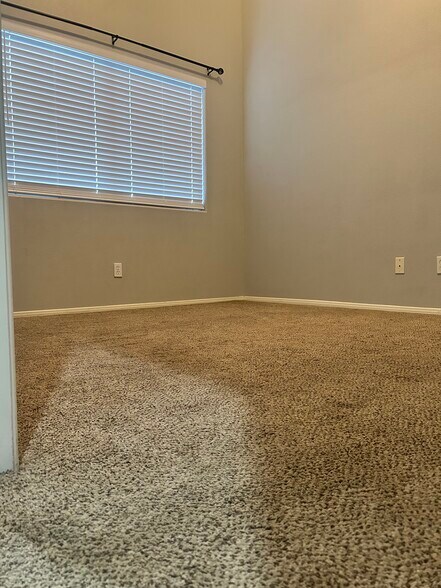 Building Photo - 85 Falcon Feather Way