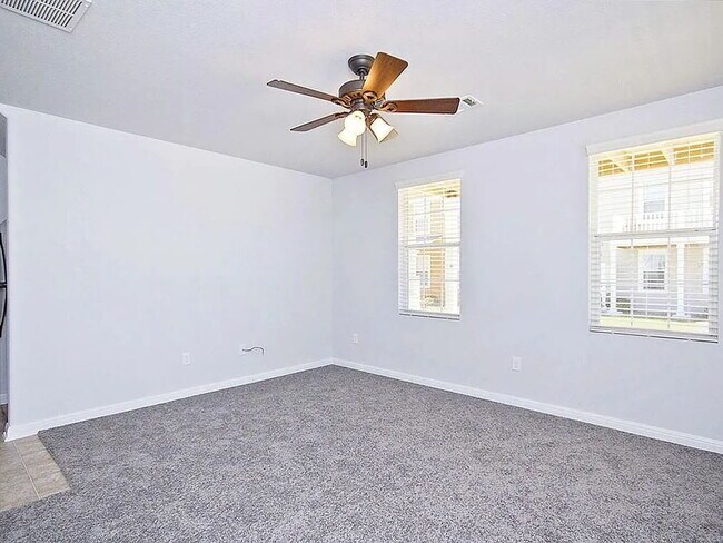 Building Photo - "Chic & Cozy 1-Bedroom Retreat in San Marcos – Ideal 500 Sq Ft Living!"