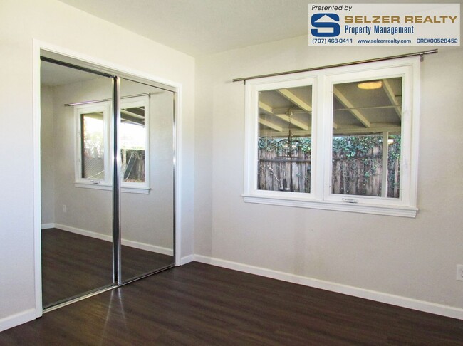 Building Photo - Nicely updated 2 bd. Westside charmer!