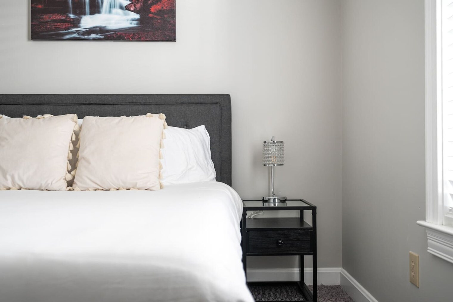 Building Photo - 742 N Sheffield Ave