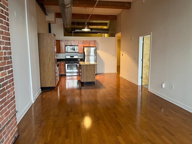 Building Photo - 160 Fremont St