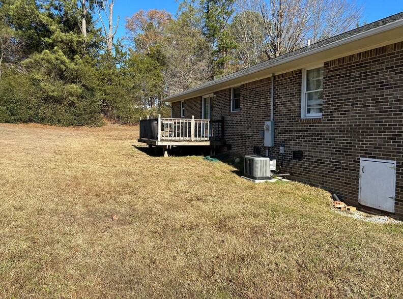 Building Photo - 1 Spring Cir