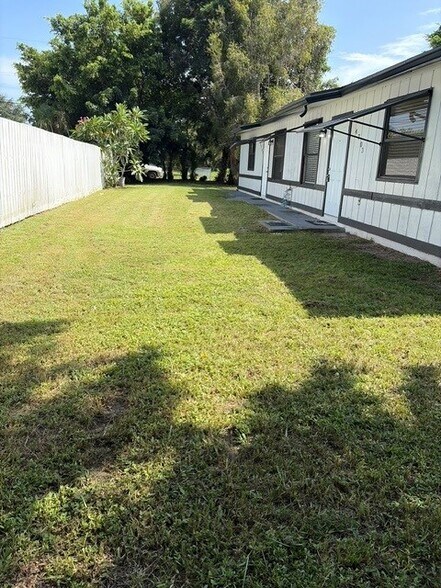 Building Photo - 4701 Alberta Ave