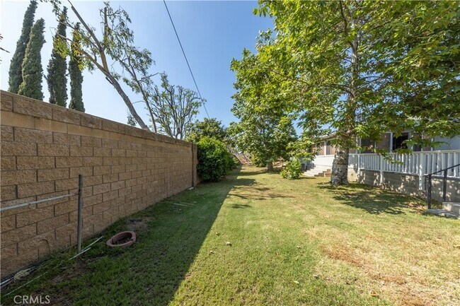 Building Photo - 4661 Woodhaven Dr
