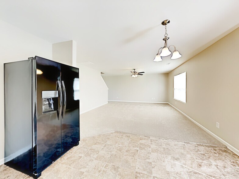 Building Photo - 203 Marcella Dr