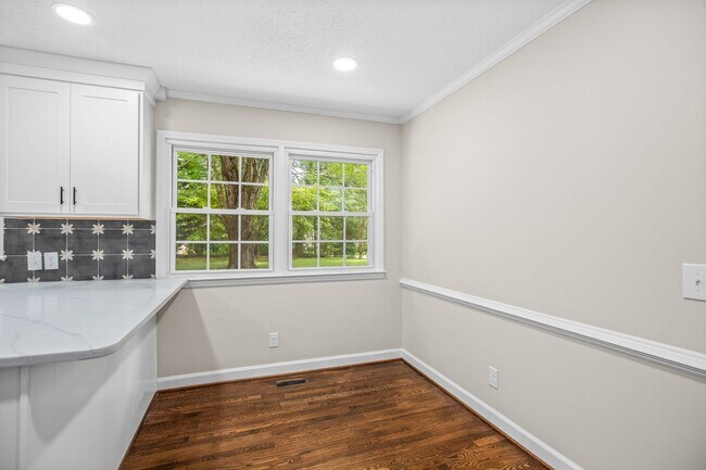 Building Photo - Beautiful Sherwood Location