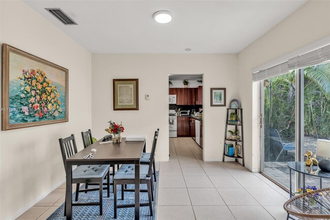 Building Photo - 1130 Cotorro Ave