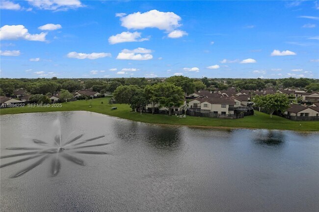 Building Photo - 15070 SW 49th Ln