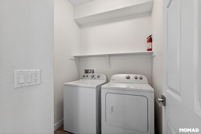 Building Photo - 16616 E Gunsight Dr