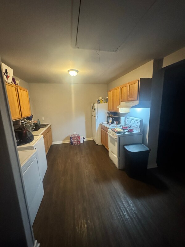 Building Photo - 802 Abney Ave
