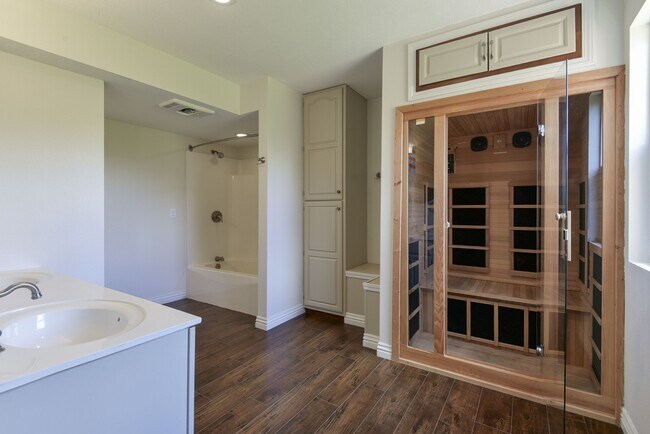 Building Photo - 1791 Fruit Farm Rd